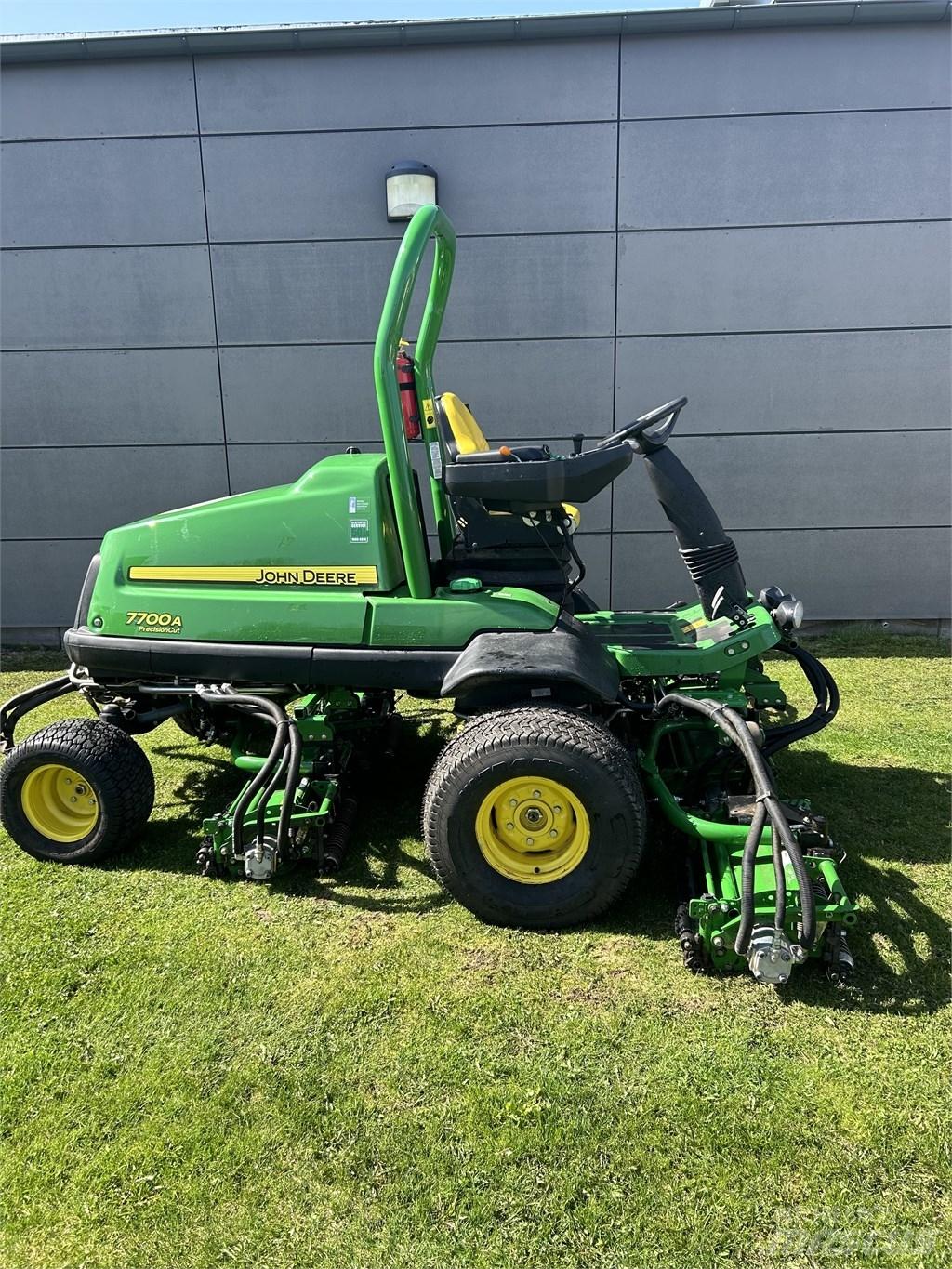 John Deere 7700A Косилки фарватера