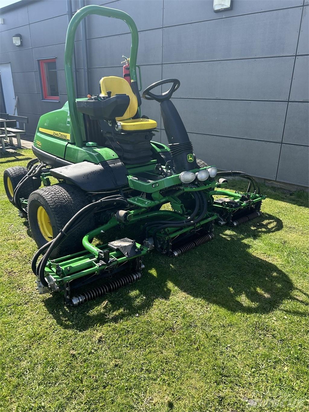 John Deere 7700A Косилки фарватера