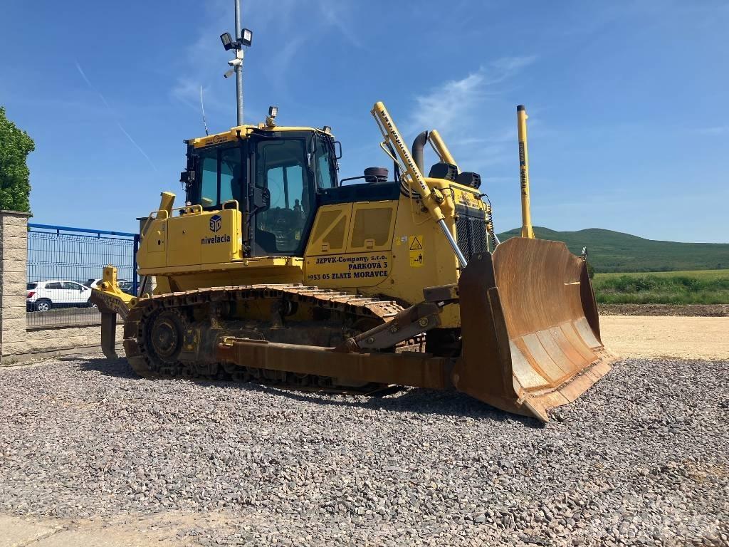 Komatsu D65 EX-18 Гусеничные бульдозеры