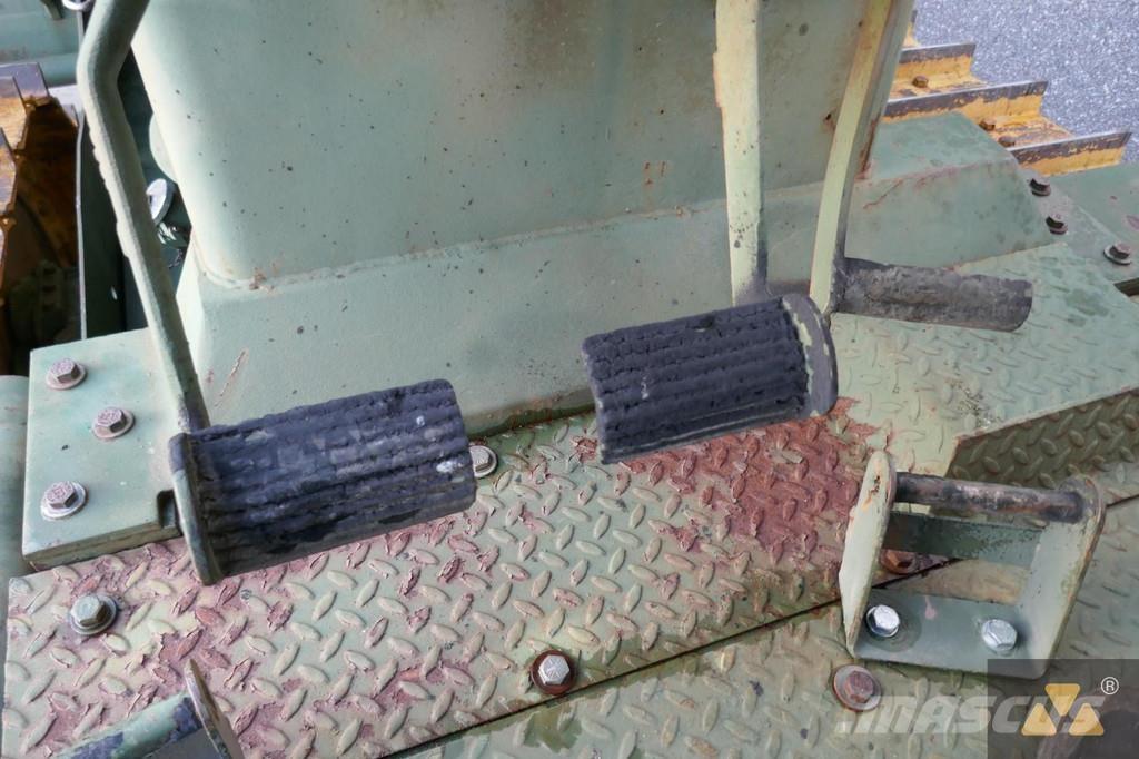 CAT D7G Ex-army Гусеничные бульдозеры