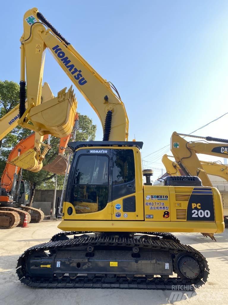 Komatsu PC200 Гусеничные экскаваторы