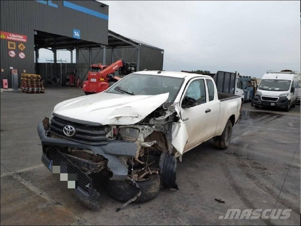 Toyota Hilux 5 Бортовые фургоны