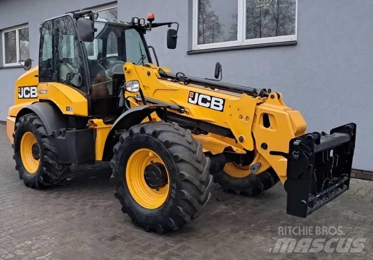 JCB TM 320 S Сельскохозяйственные телескопические погрузчики
