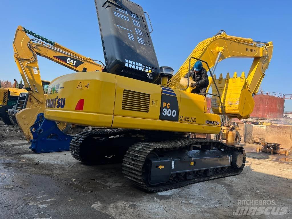Komatsu PC300 Гусеничные экскаваторы