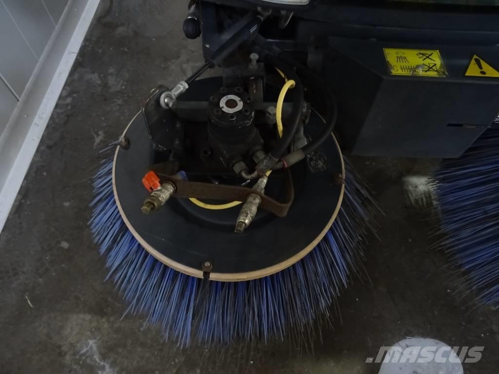 Dulevo 200 Quattro Вакуумные уборочные машины