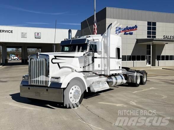 Kenworth W900 Седельные тягачи