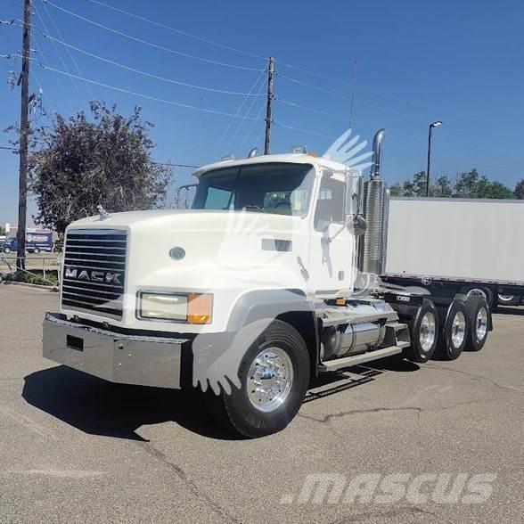Mack CL733 Седельные тягачи