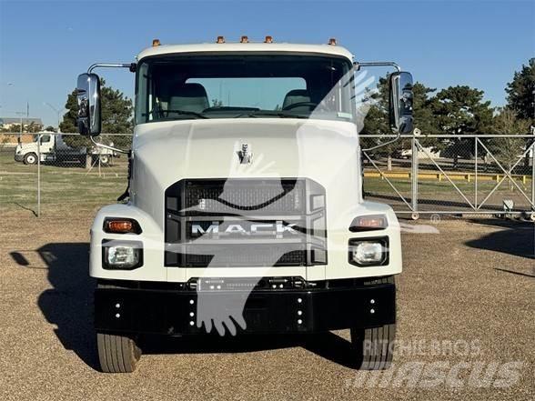Mack MD6 Шасси с кабиной