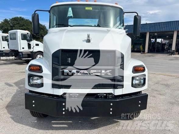 Mack MD6 Шасси с кабиной