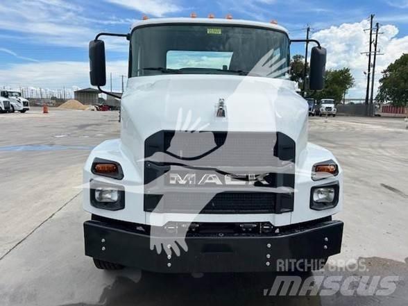 Mack MD6 Шасси с кабиной