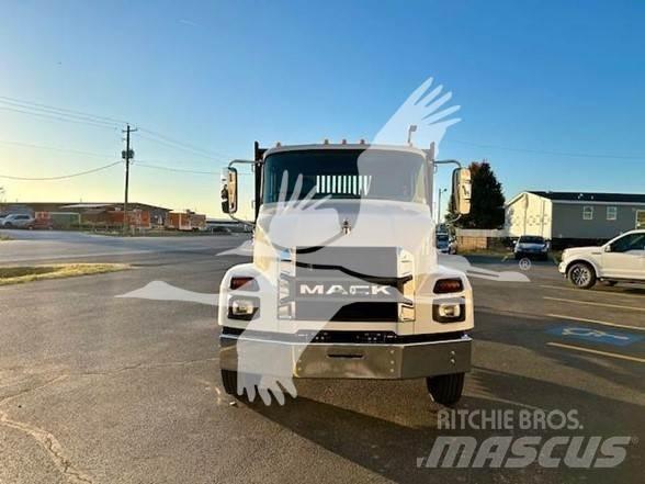 Mack MD6 Грузовики-платформы/боковая разгрузка