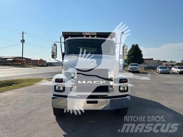Mack MD6 Грузовики-Самосвалы