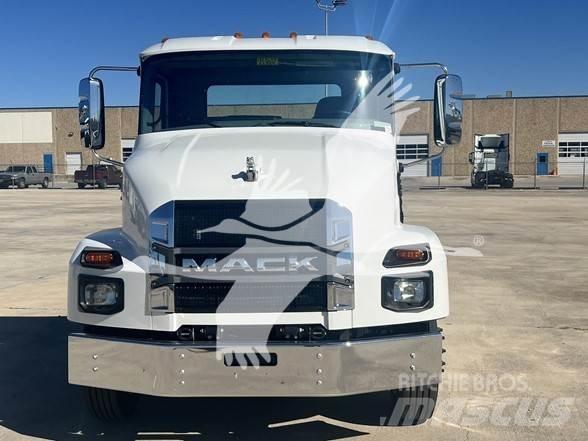 Mack MD6 Шасси с кабиной