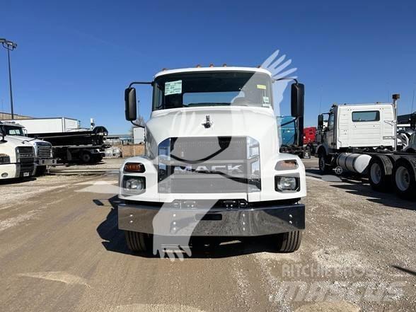 Mack MD6 Шасси с кабиной