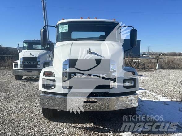 Mack MD6 Шасси с кабиной