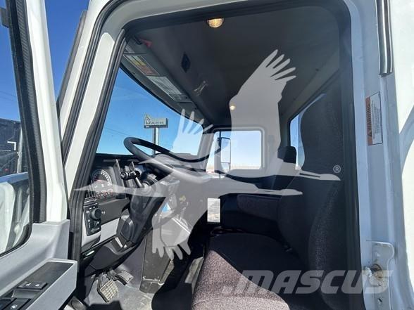 Mack MD6 Грузовики-Самосвалы