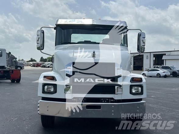 Mack MD6 Шасси с кабиной