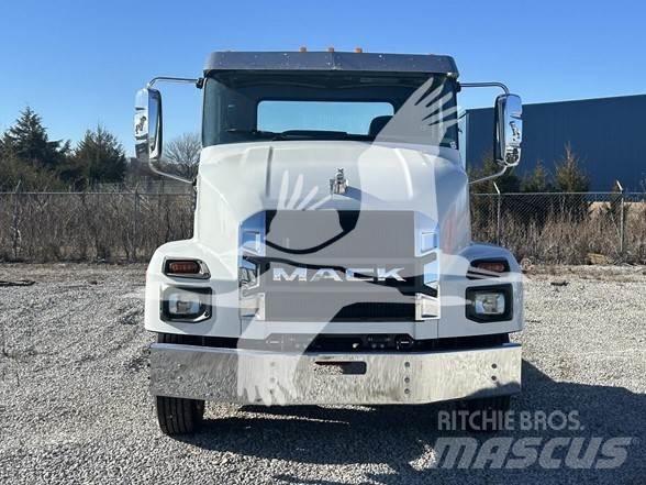 Mack MD6 Шасси с кабиной