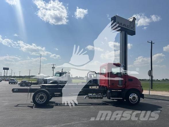 Mack MD6 Шасси с кабиной