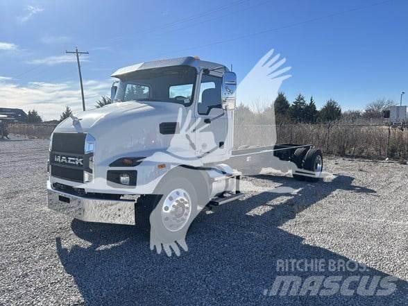 Mack MD6 Шасси с кабиной