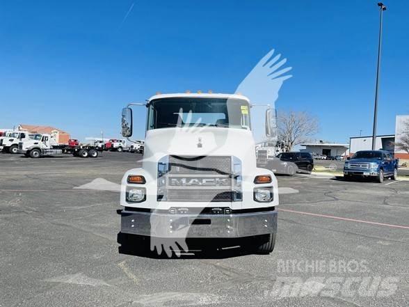 Mack MD6 Шасси с кабиной