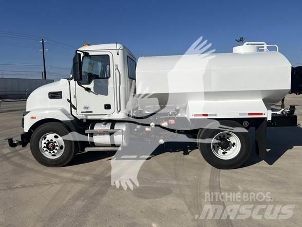 Mack MD6 Грузовики-цистерны