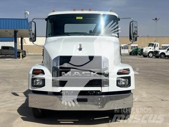 Mack MD6 Шасси с кабиной
