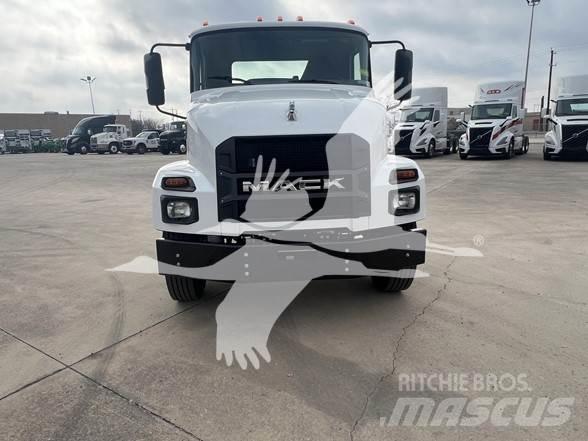 Mack MD6 Шасси с кабиной