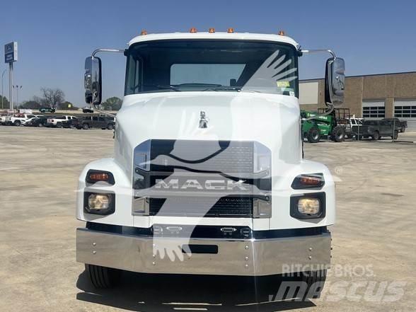 Mack MD6 Шасси с кабиной