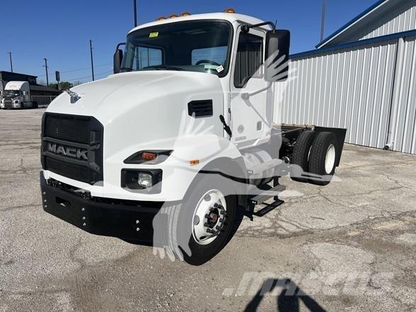 Mack MD6 Шасси с кабиной