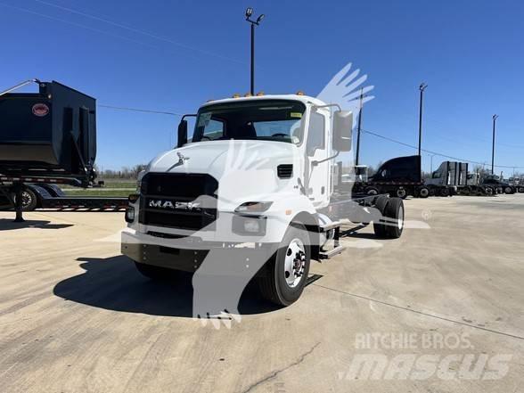 Mack MD6 Шасси с кабиной