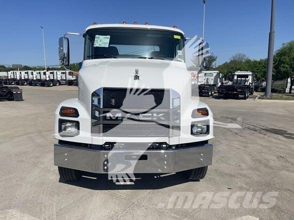 Mack MD6 Седельные тягачи