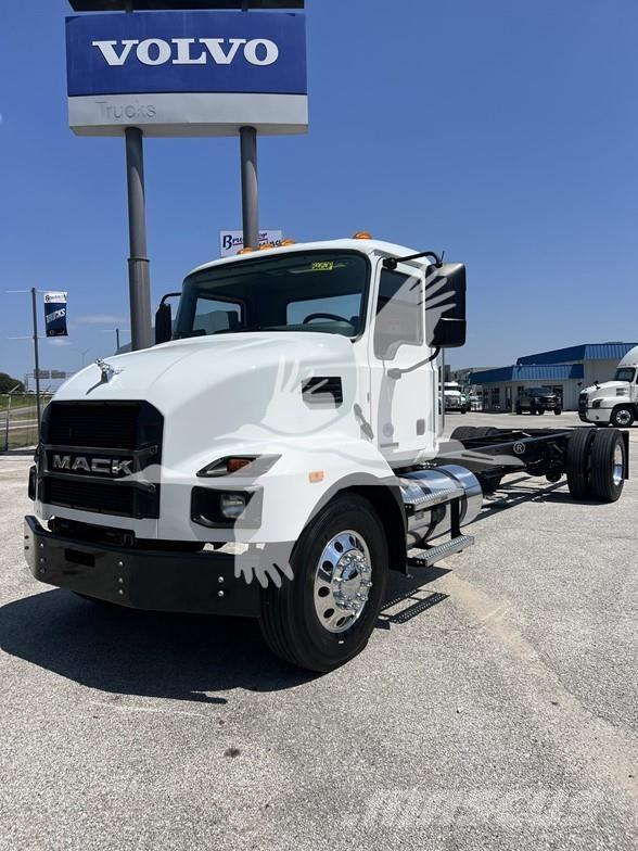 Mack MD6 Шасси с кабиной