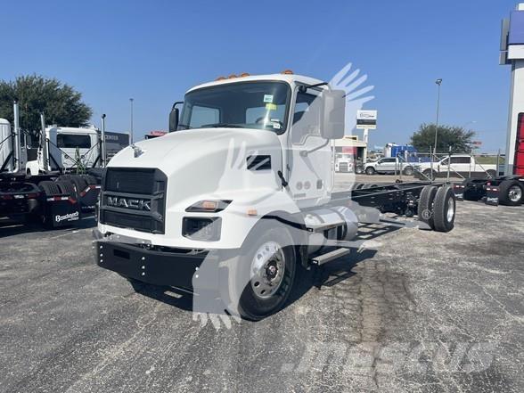 Mack MD6 Шасси с кабиной