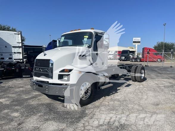 Mack MD6 Шасси с кабиной