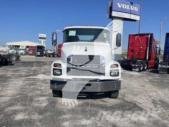 Mack MD6 Шасси с кабиной