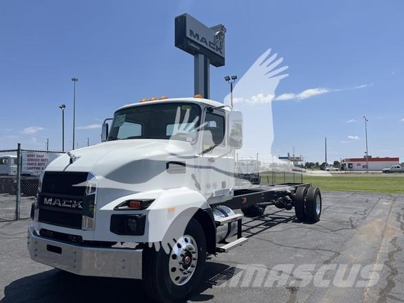 Mack MD6 Шасси с кабиной