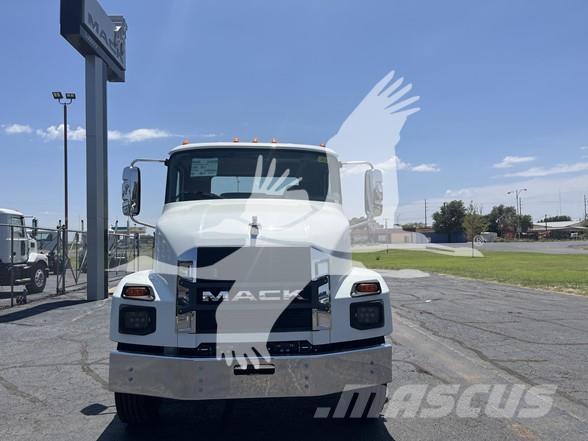 Mack MD6 Шасси с кабиной