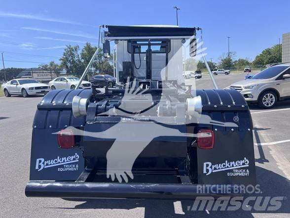Mack MD7 Строительная техника - Другие