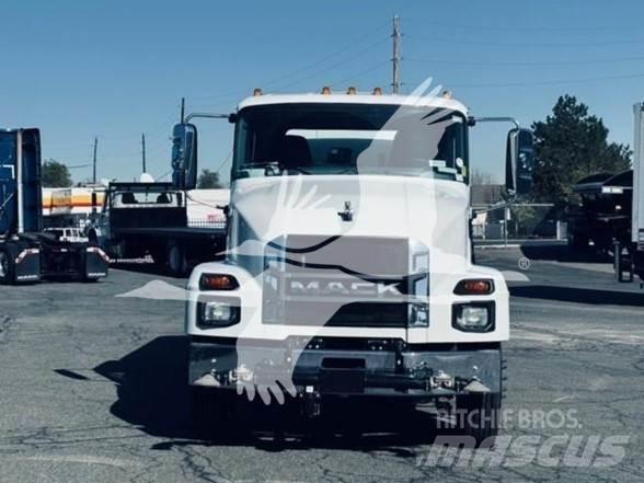 Mack MD7 Грузовики-цистерны