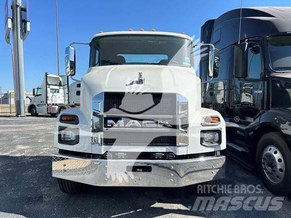 Mack MD7 Шасси с кабиной
