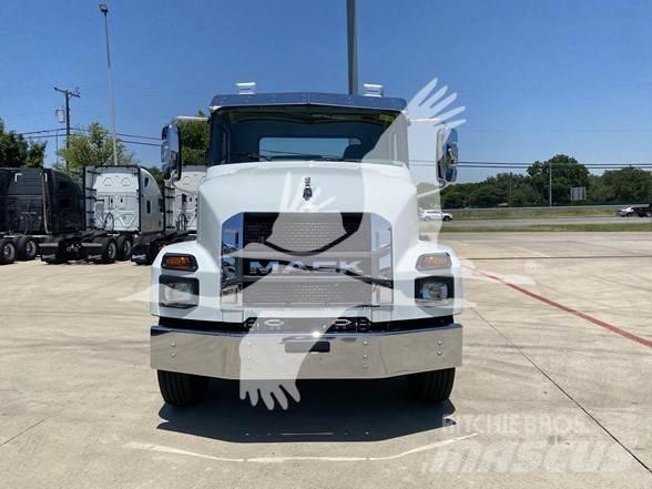 Mack MD7 Шасси с кабиной