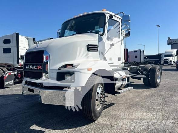 Mack MD7 Шасси с кабиной