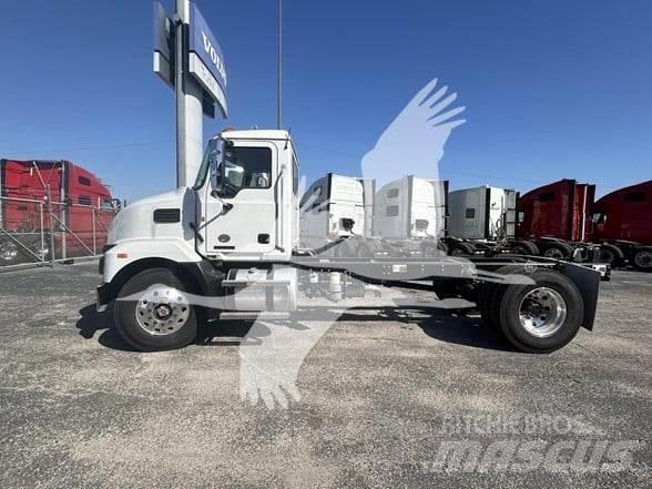 Mack MD7 Шасси с кабиной
