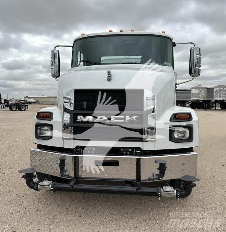 Mack MD7 Грузовики-цистерны