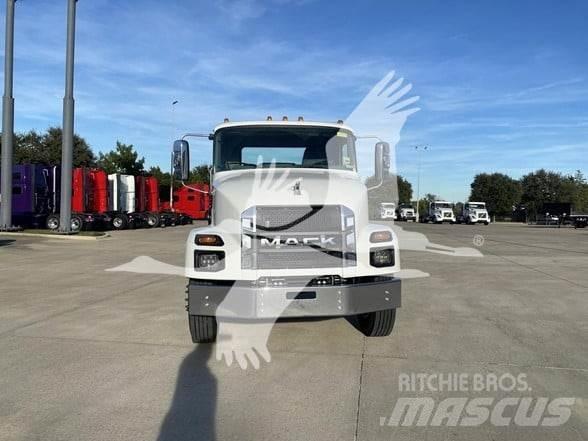 Mack MD7 Шасси с кабиной