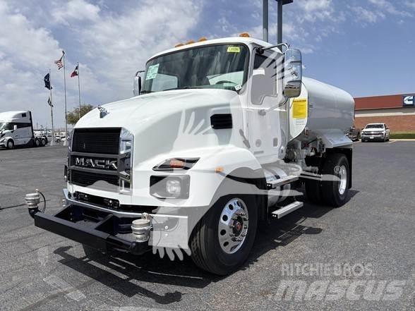 Mack MD7 Грузовики-цистерны
