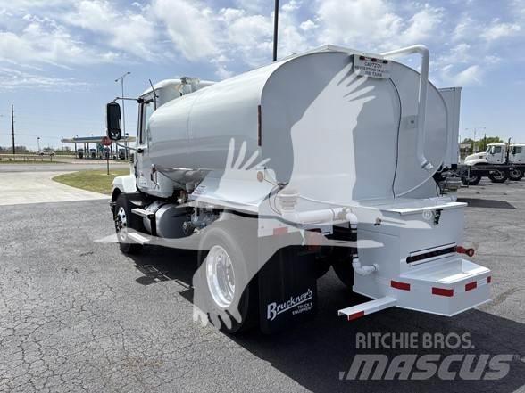Mack MD7 Грузовики-цистерны