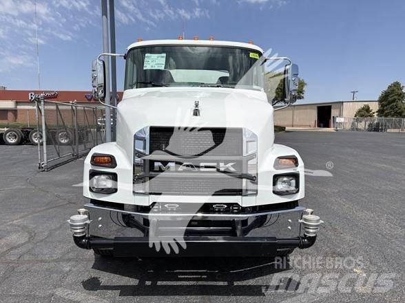 Mack MD7 Грузовики-цистерны