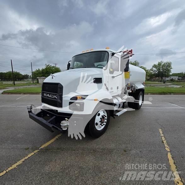 Mack MD7 Грузовики-цистерны